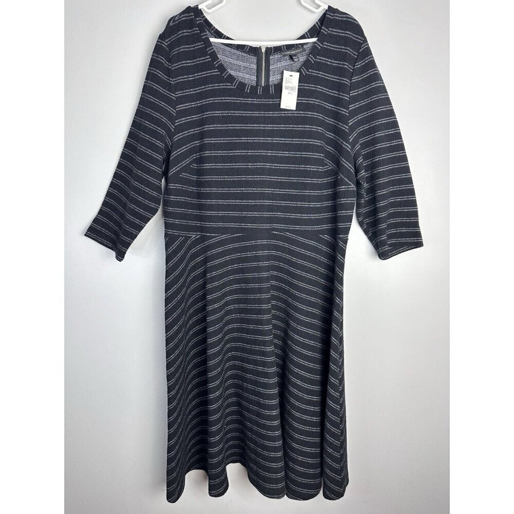 LANE BRYANT BLACK WHITE STRIPED 3/4 SLEEVE FIT & FLARE SCOOP NECK‎ DRESS 18/20
